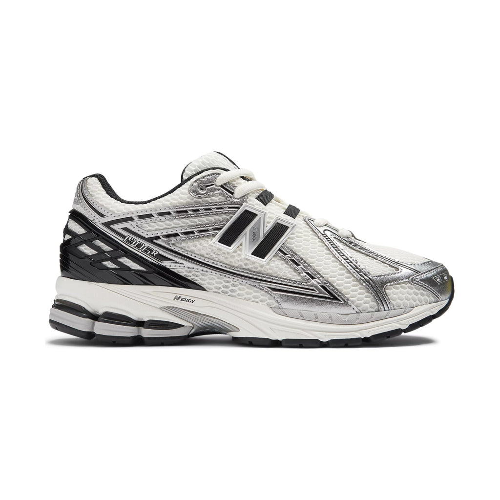 1906R — Silver Metallic/Black/Sea Salt