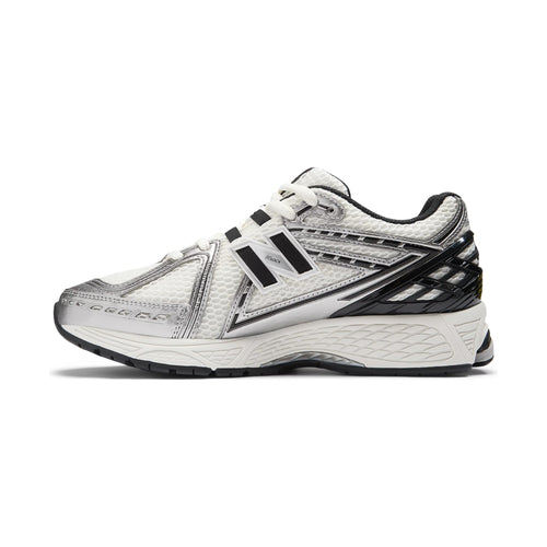 1906R — Silver Metallic/Black/Sea Salt