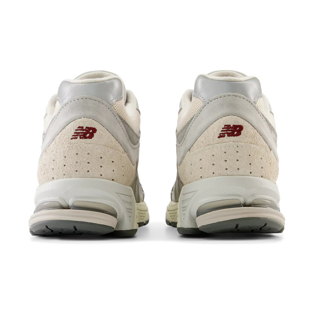 2002R — Concrete/Calm Taupe/Slate Grey