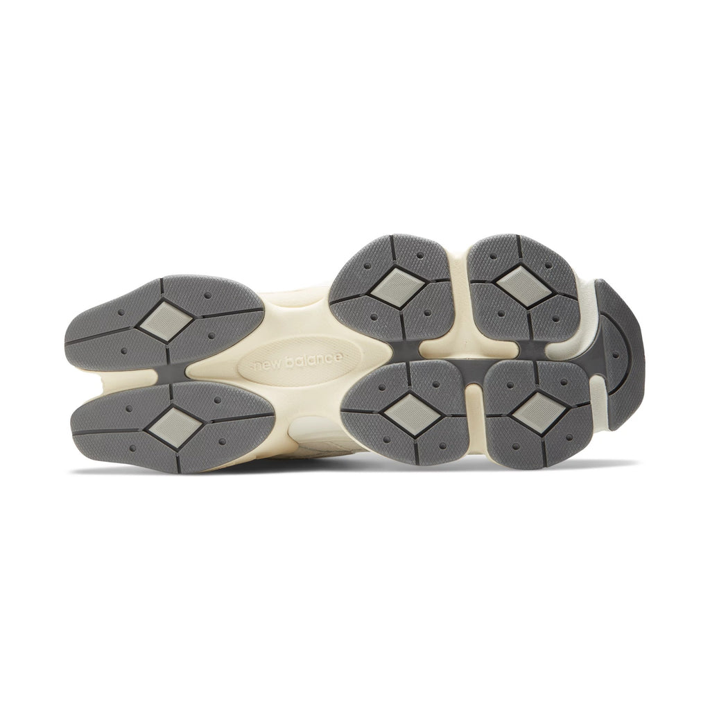 9060 — Sea Salt/Concrete/Silver Metallic