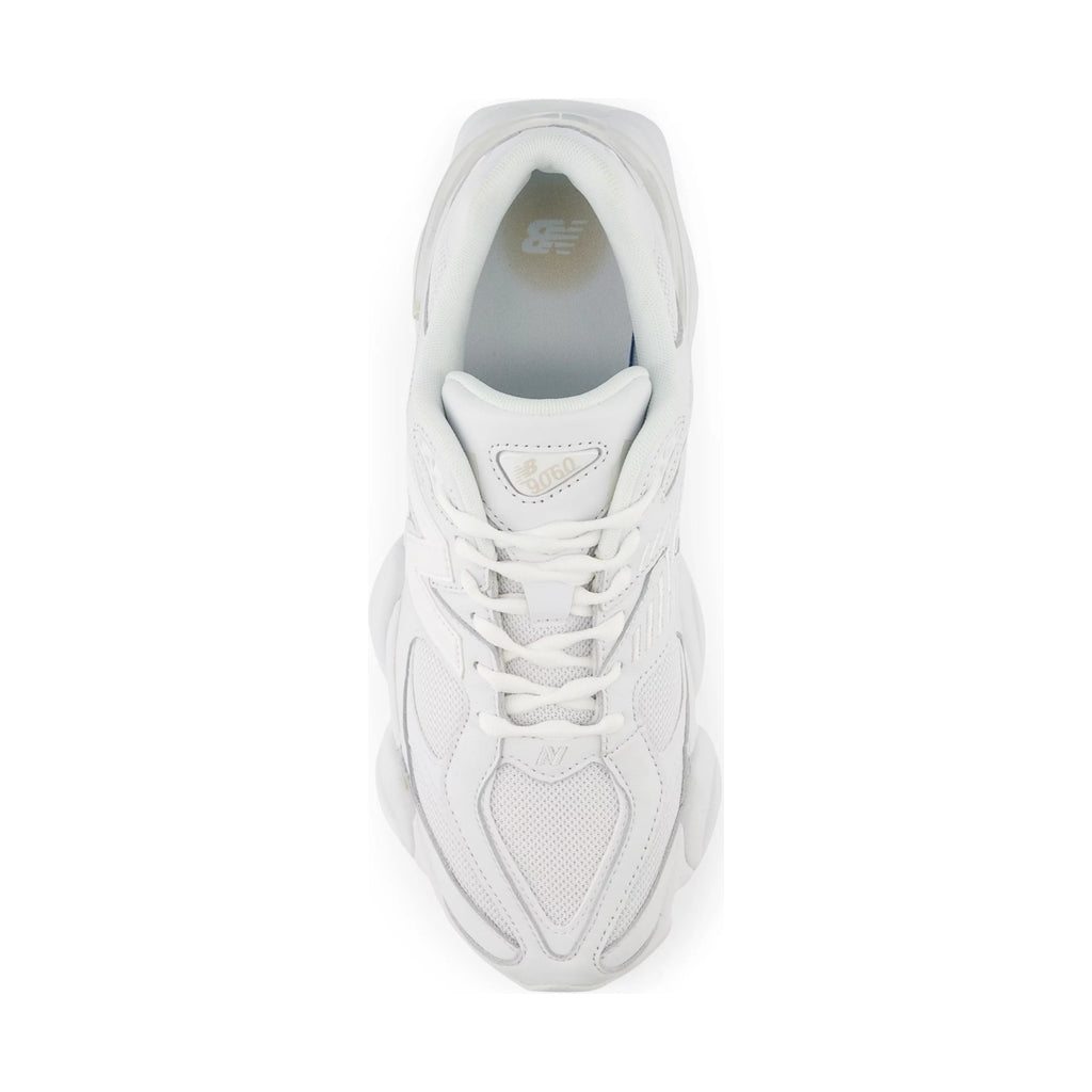 9060 — Triple White